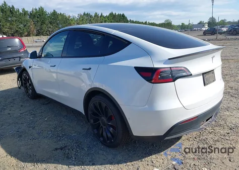 2022 Tesla Model Y Performance Dual Motor All-Wheel Drive z USA, uszkodzony, nr VIN 7SAYGDEF9NF542745